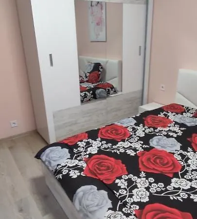 Apartment Luxury And Stylish Apartmen, Metro Station Obelya *